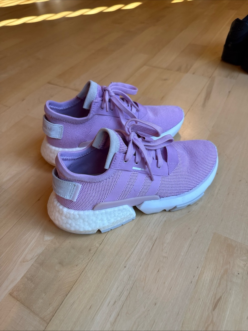 adidas Women's Lavender Knit Sneaker White Sole 7 pods-3.1 like new